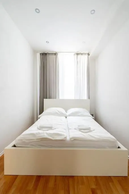 2 Bedroom Apartment Near Belvedere Wiedeń Austria