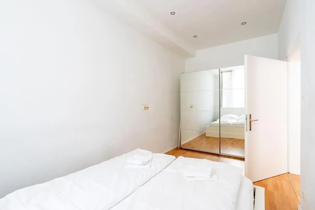 2 Bedroom Apartment Near Belvedere Wiedeń